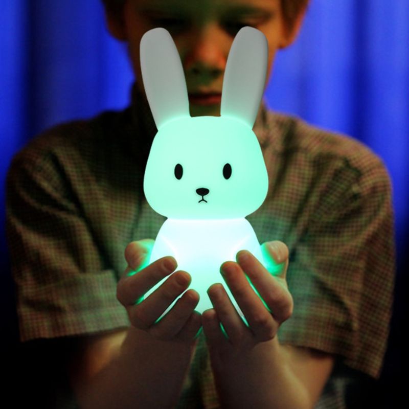 Veilleuse Lapin Silicone Bébé – 7 Couleurs LED, 3 Modes, 10h Autonomie, Sans BPA | TrioNest™