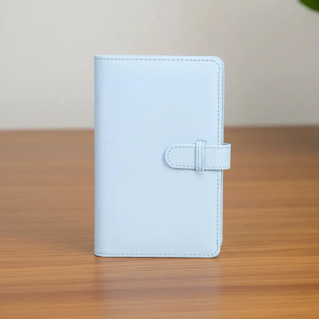 Album Photo Enfant – Cuir PU, 108 Pochettes, Compatible Instax Mini 3 Pouces | TrioNest™ Mon Adorable Bébé