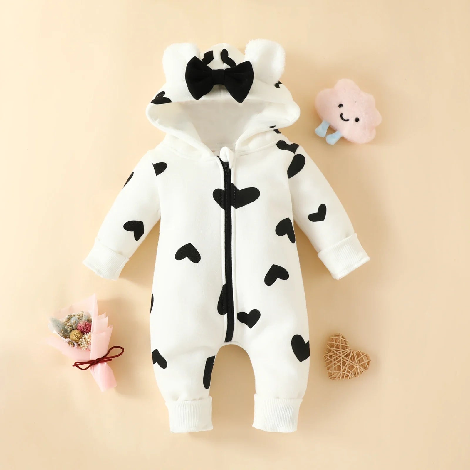 Barboteuse Bébé Fille Cœur – Manches Longues, Nœud Décoratif, Capuche, Tissu Douillet, Hiver | HeartBow by TrioNest™ Mon Adorable Bébé