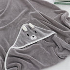 Cape de Bain Bébé à Motif d'Animaux – Polaire Corail, 80x80 cm, Lavable Machine | TrioNest™ mon adorable bebe