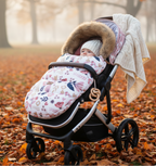 Chancelière Poussette à Fleurs – Polaire Ultra-Douce, Coupe-Vent, Universelle Poussette & Siège Auto | TrioNest™ Mon Adorable Bébé