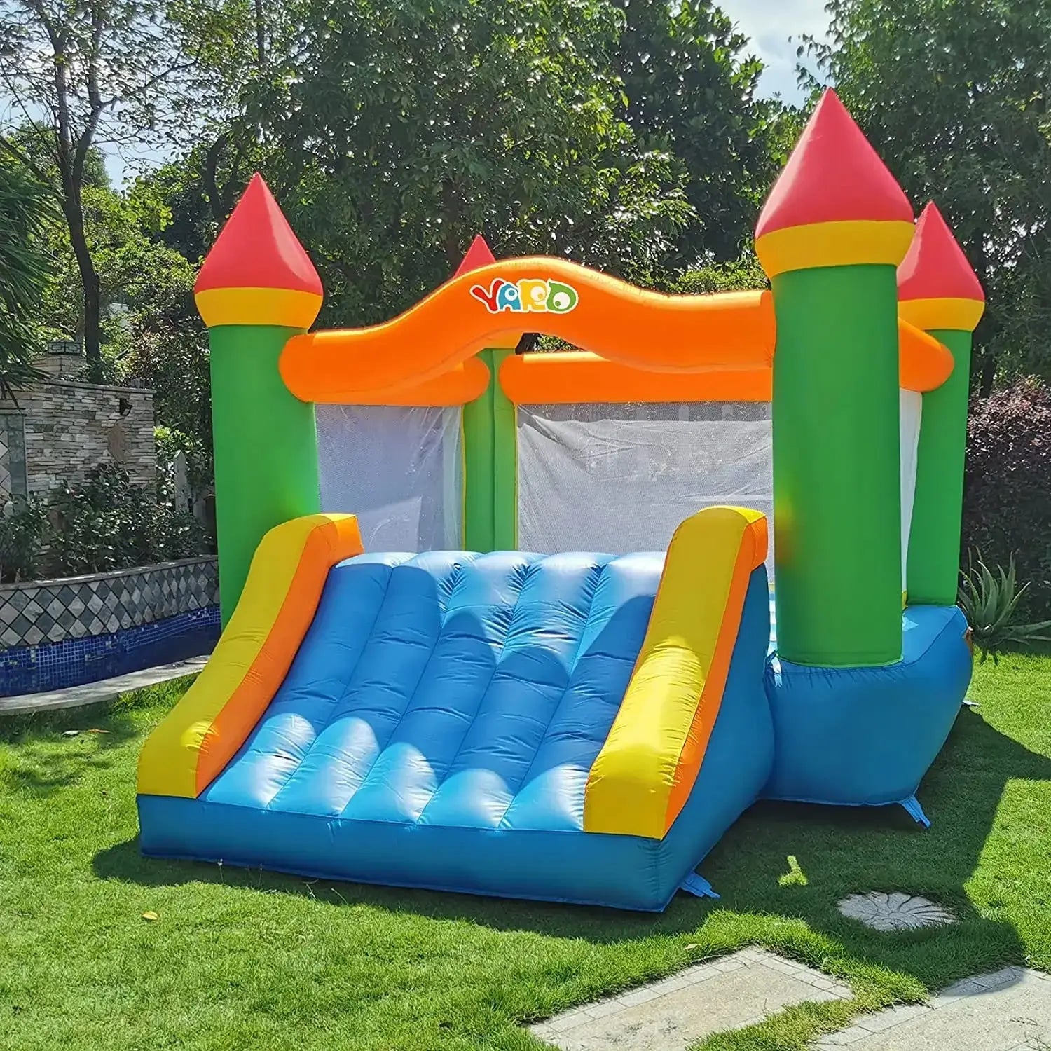 Château Gonflable à Glissière Enfant 0-14 Ans – Filets Protection, PVC, Souffleur Inclus, CE | GlissCastle by TrioNest™ Mon Adorable Bébé