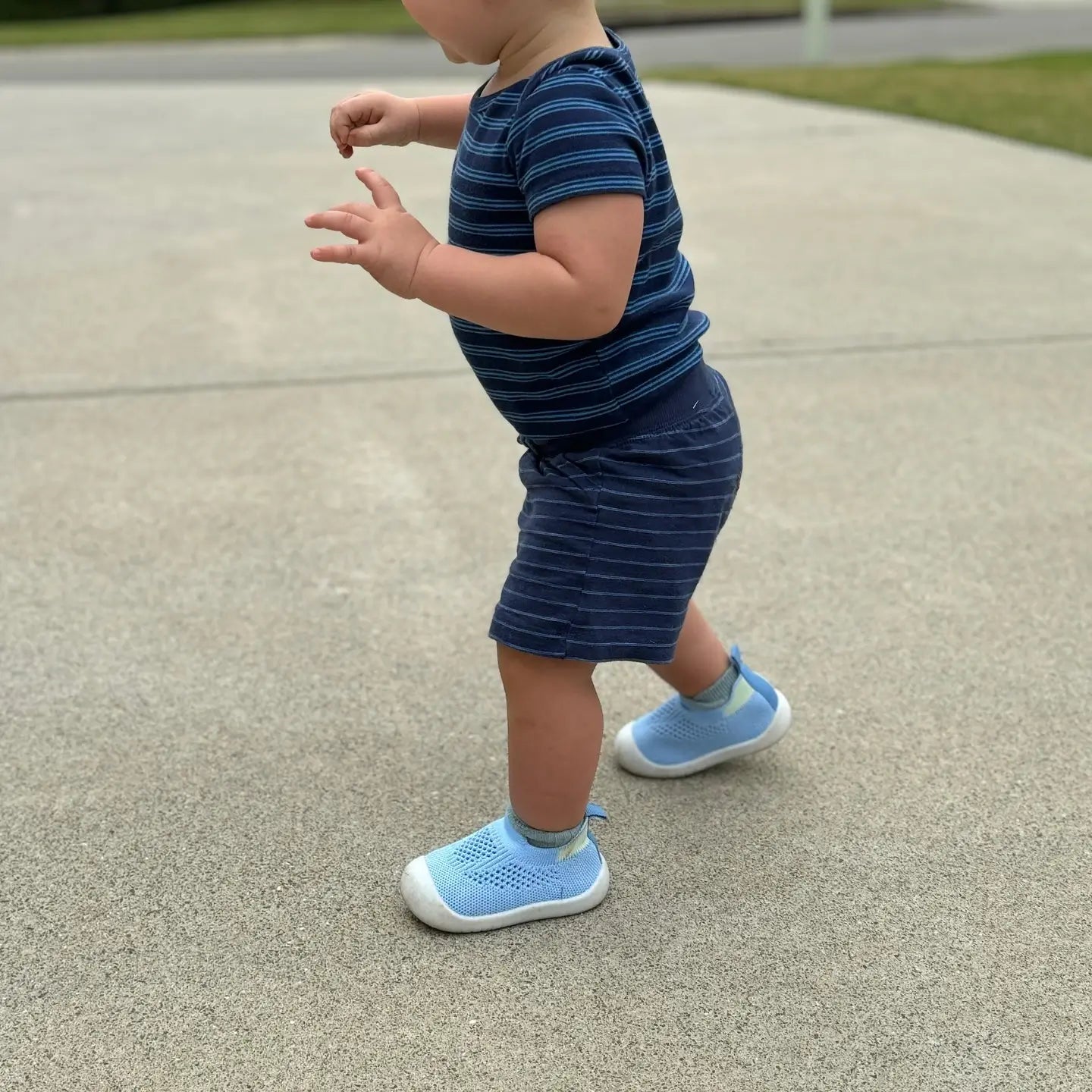 Chaussures Bébé Maille Respirante – Premiers Pas, Antidérapante, Protection Orteils, Lavable 30° | BreezStep by TrioNest™ mon adorable bebe