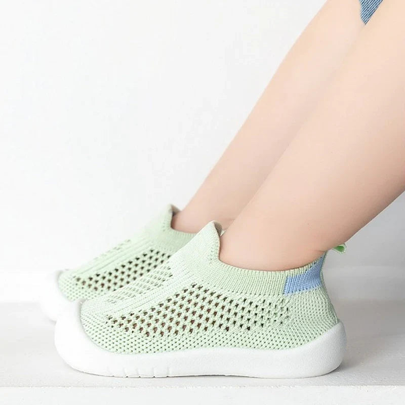 Chaussures Bébé Maille Respirante – Premiers Pas, Antidérapante, Protection Orteils, Lavable 30° | BreezStep by TrioNest™ mon adorable bebe