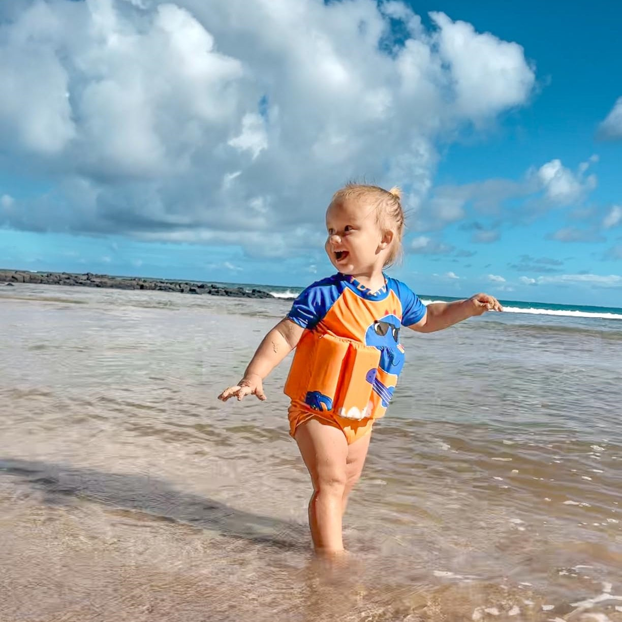 Combinaison de Bain Flottante Enfant TrioNest™ AQUAGLIDE™ | 8 Flotteurs EVA Amovibles | Anti-UV | 12 Mois à 6 Ans