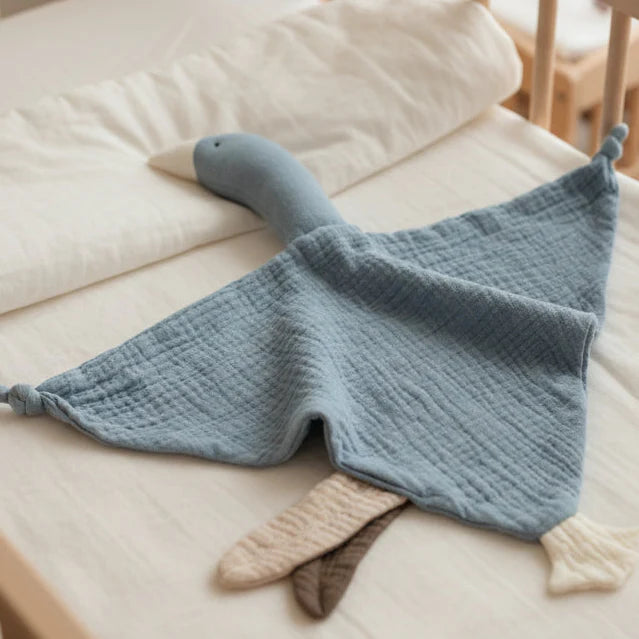 Doudou Bébé Canard CanardNest™ – Peluche Douce Apaisement Sommeil & Cadeau Baby Shower 5 Couleurs 47x43cm | TrioNest™