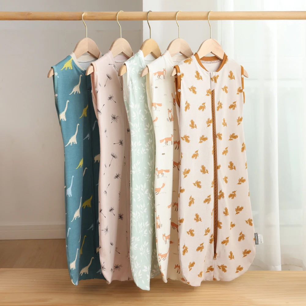 Gigoteuse Bébé Mains Cachées HiddenHands — 3 Modes, Évolutive 0-12 Mois, 5 Motifs, Fermeture Éclair Protégée | TrioNest™