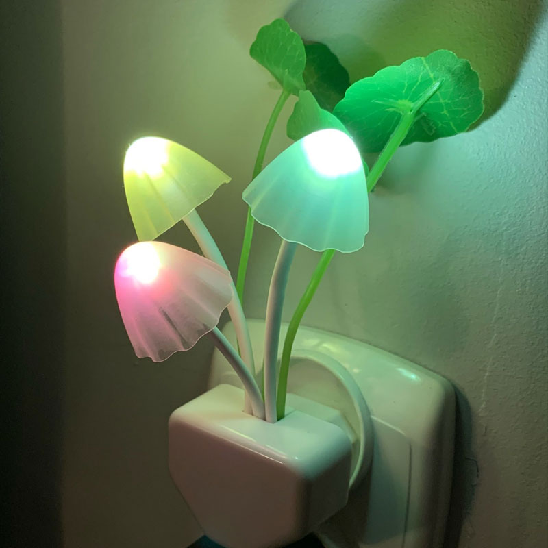 Veilleuse Champignon LED – Détection Lumière Auto, Changement Couleurs, 50 000h | TrioNest™