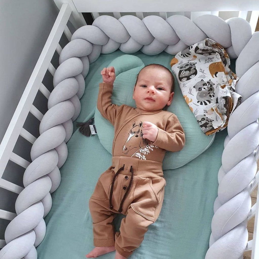 Tour de Lit Tressé Bébé – Protection Barreaux, Doux & Sécurisé, Universel, Déco Chambre | TrioNest™