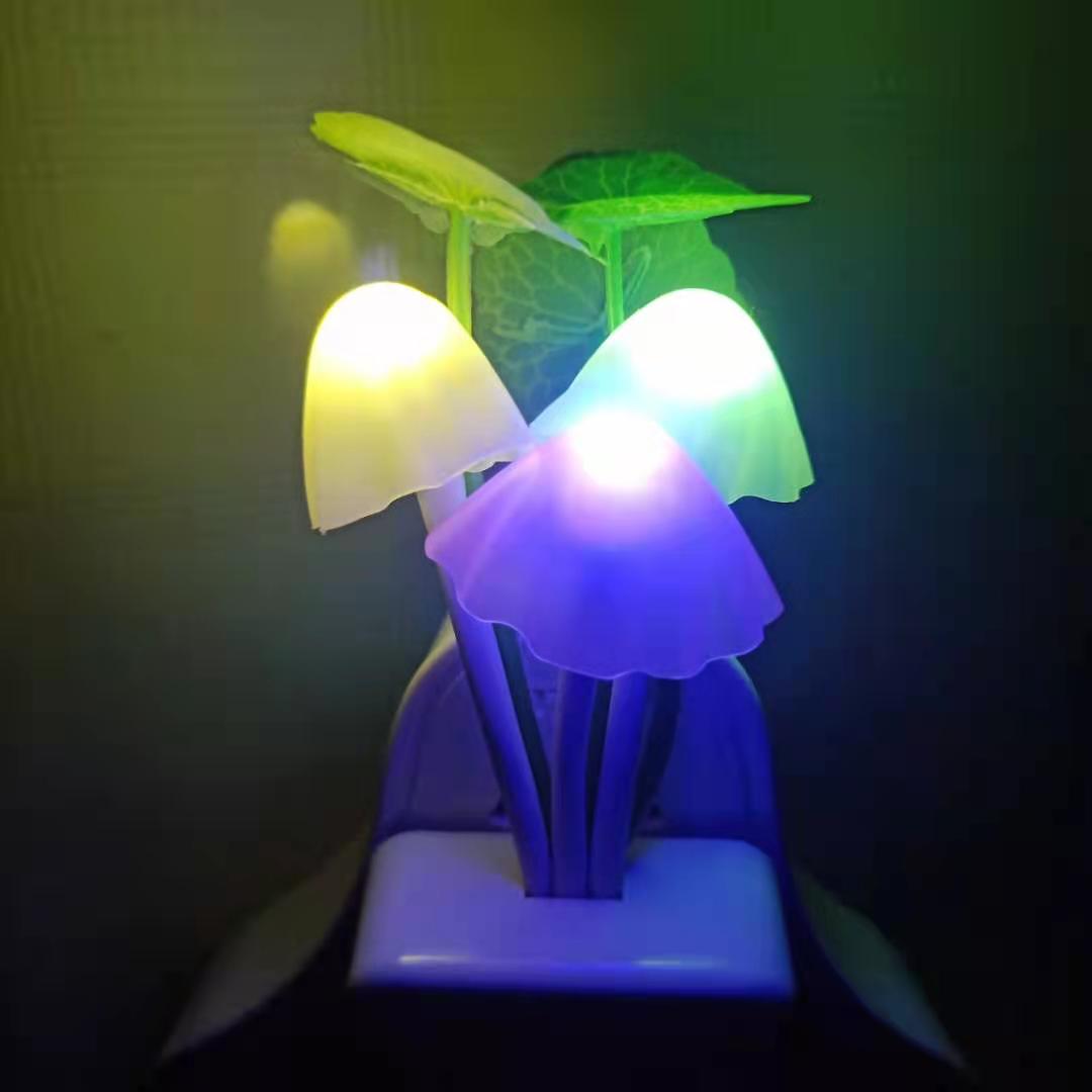 Veilleuse Champignon LED – Détection Lumière Auto, Changement Couleurs, 50 000h | TrioNest™