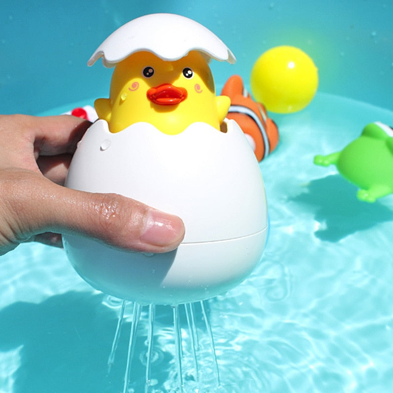 Babyspielzeug für die Badewanne mit niedlichen Mustern