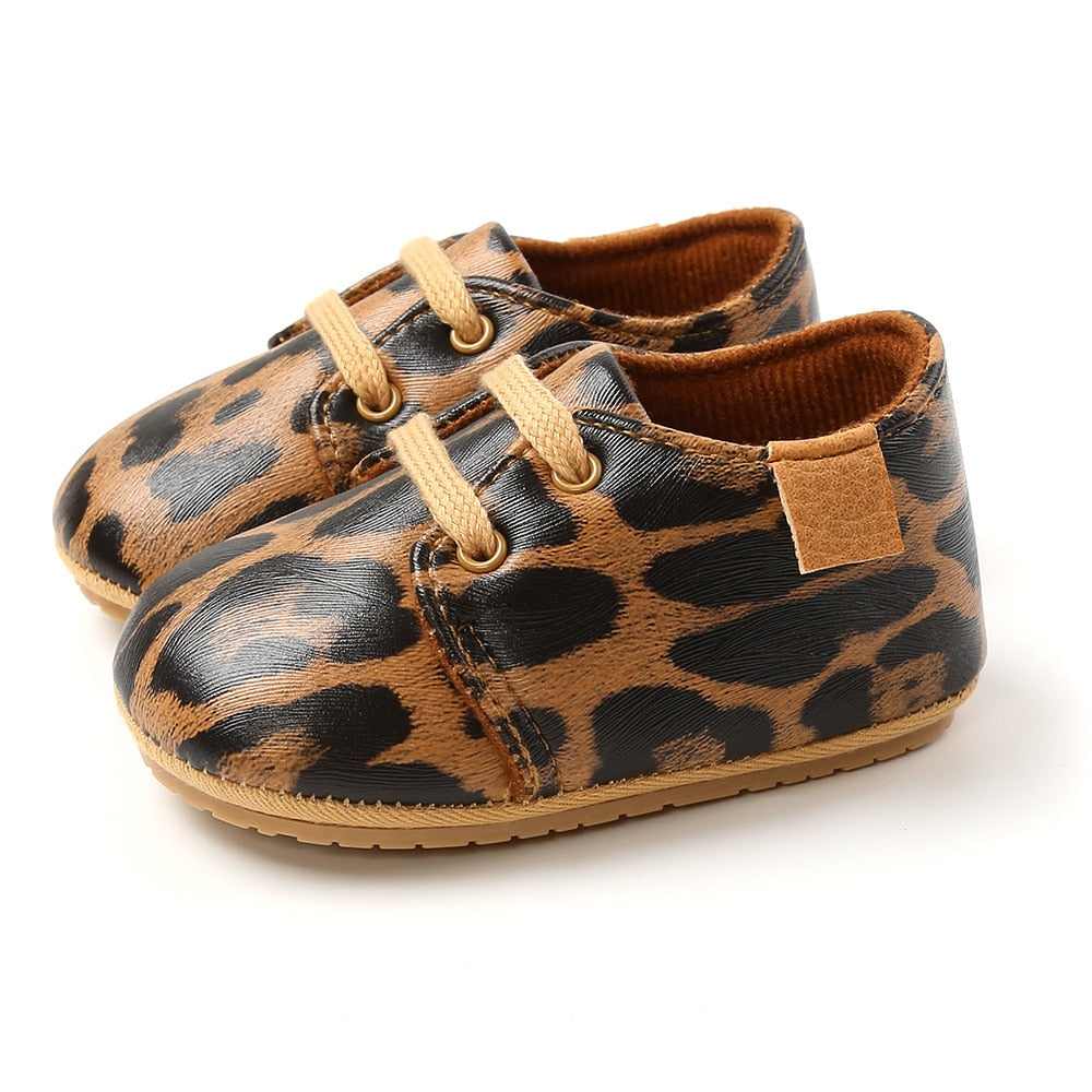 Chaussures en Cuir Bébé – Respirantes, Flexibles, Semelle Caoutchouc, Plusieurs Coloris & Motifs | SoftLeather by TrioNest™