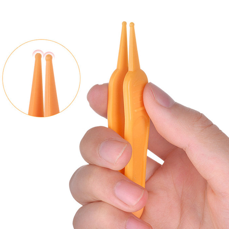 Pince de Nettoyage pour Bébé – Nez, Oreilles, Yeux & Nombril, Embout Rond, Plastique ABS, Couvercle Hygiénique | NasoCare by TrioNest™