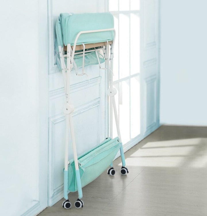 Multifunktionaler, klappbarer Wickeltisch für Babys