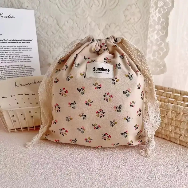 Sac à Langer à Ficelle Anses Ergonomiques | TrioNest™ – Léger, Lavable Machine, 4 Modèles, 27x25 cm