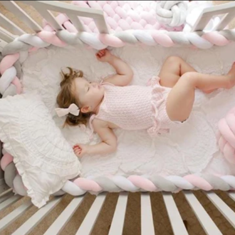 Tour de Lit Tressé Bébé – Protection Barreaux, Doux & Sécurisé, Universel, Déco Chambre | TrioNest™