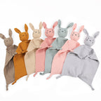 Doudou d'Apaisement Bébé CâlinNest™ – Peluche Motifs Animaux, Coton Bio Doux & Bavoir Intégré 0-12 Mois | TrioNest™