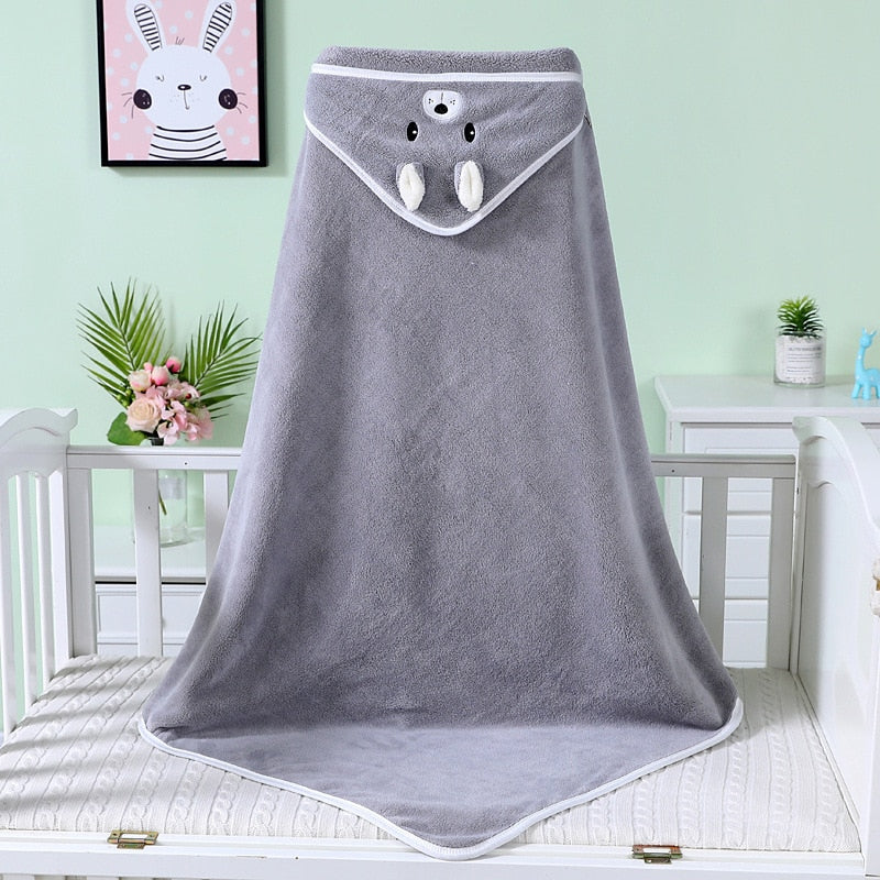 Cape de Bain Bébé à Motif d'Animaux – Polaire Corail, 80x80 cm, Lavable Machine | TrioNest™ mon adorable bebe