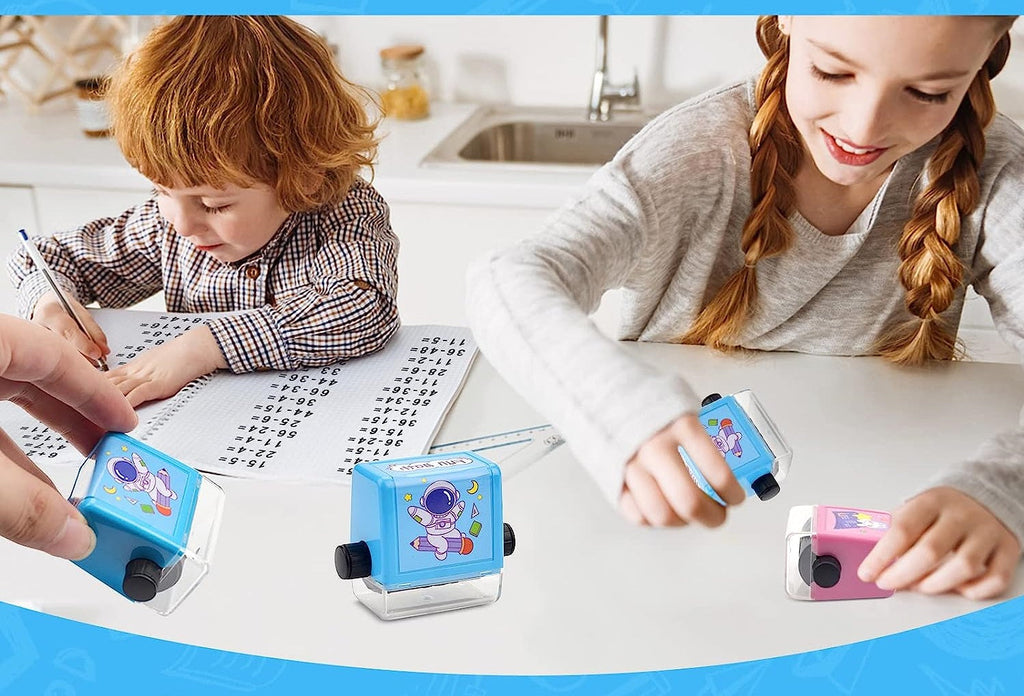Tampon à Rouleau Maths Enfants – Addition, Soustraction, Multiplication, Division, Encre Rechargeable | TrioNest™