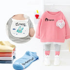Tampon Personnalisé Bébé Prénom – Résistant Lavage, 4 Motifs, Encre Imperméable, Crèche & École | TrioNest™