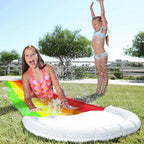 Toboggan Aquatique Arc-en-Ciel 3-en-1 – Glissade, Arroseur Zigzag & Crash Pad, 480 cm, PVC | RainbowSplash by TrioNest™