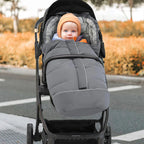 Chancelière Couvre-Pied Bébé – Bandes Réfléchissantes, 5 Fentes Harnais, Capuche, Zip Bidirectionnel | TrioNest™ Mon Adorable Bébé